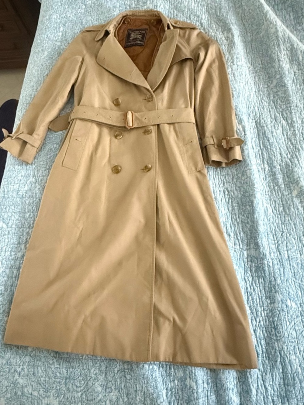 Vintage Burberry Bloomingdale’s Tan Trench Coat - Picture 7 of 16
